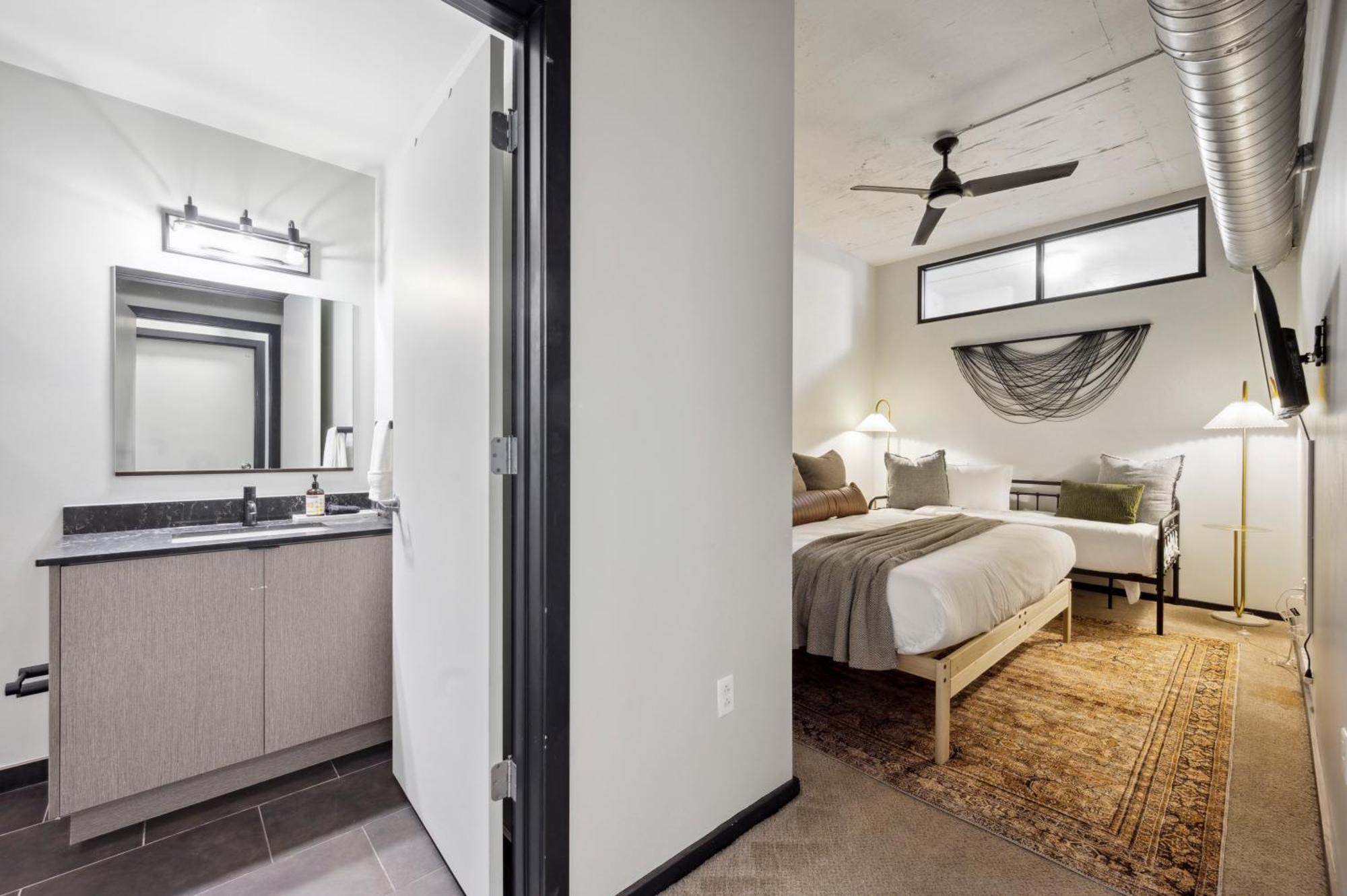 Large 3Br Apts & Studios, Free Parking, Gym, Game Room Philadelphia Buitenkant foto